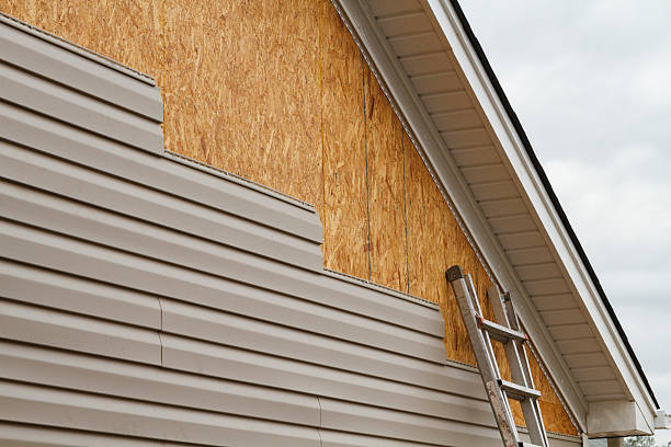 24/7 Emergency Vinyl Siding experts in Babson Park, MA